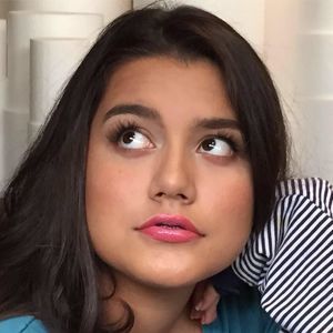 Meet your Posher, Gabriela